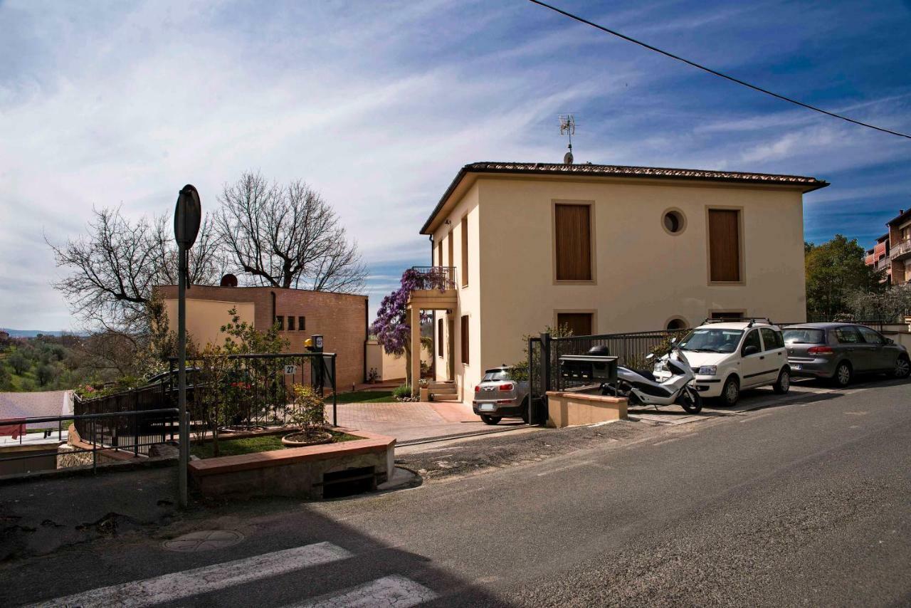 Casa Il Glicine A Due Passi Dal Centro Apartment Siena Exterior photo